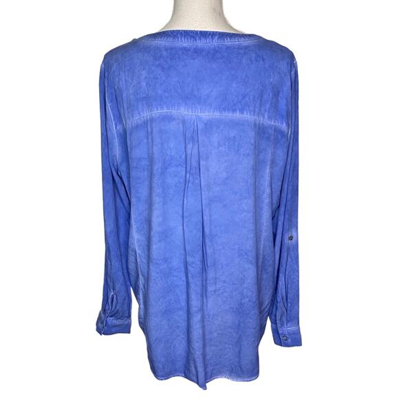 Jane and Delancy Rayon Verigated Blue Button Down with Tabbed Sleeves Size L - Picture 3 of 6